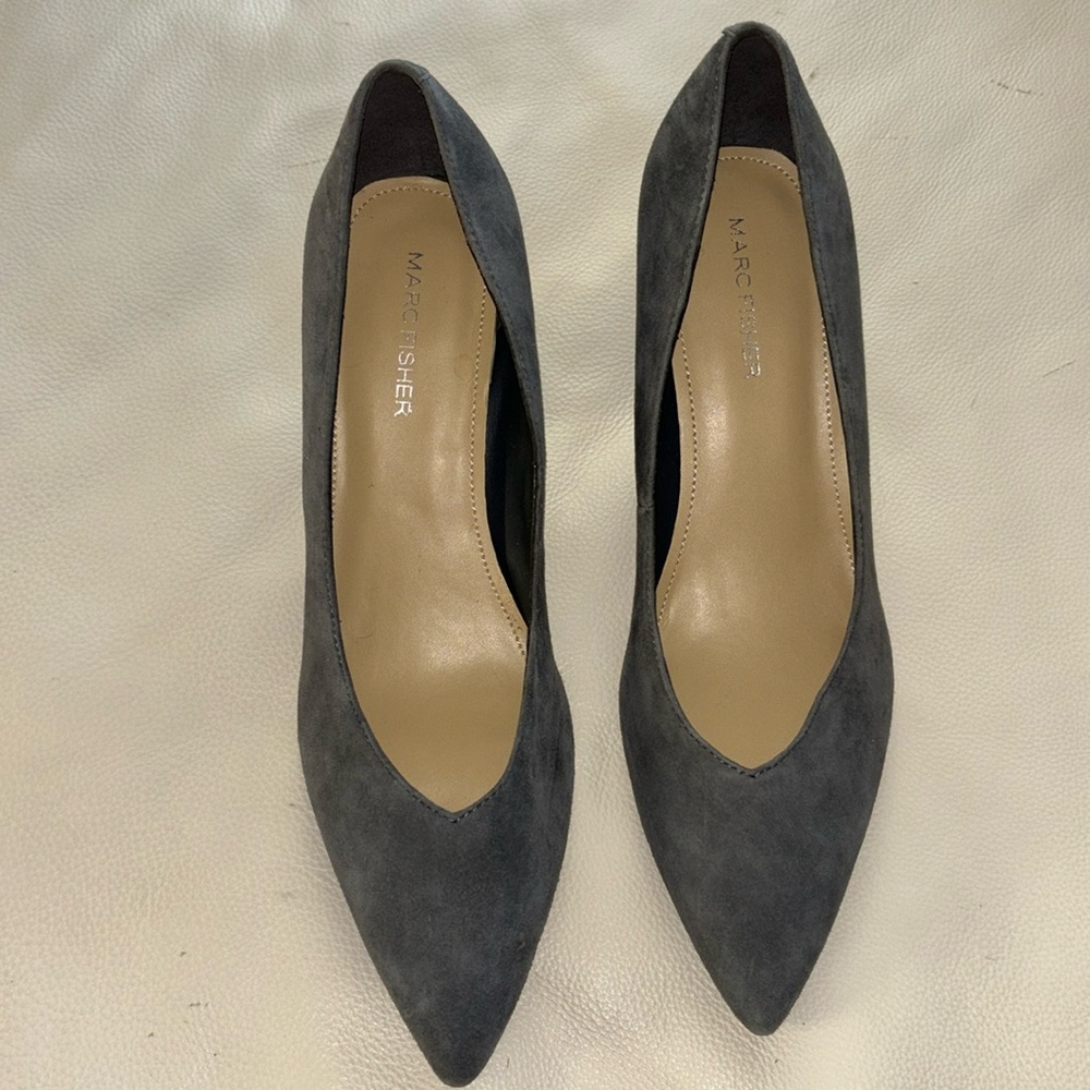 Marc Fisher gray suede-like heels great condition 8m